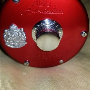 Abu Garcia 5000 custom bait-caster never been used